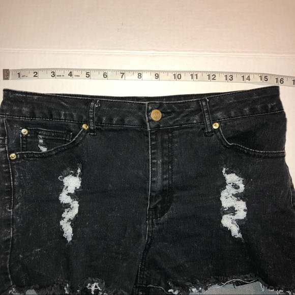Nicki Minaj highrise black Distress shorts size 9/10 - Picture 7 of 10
